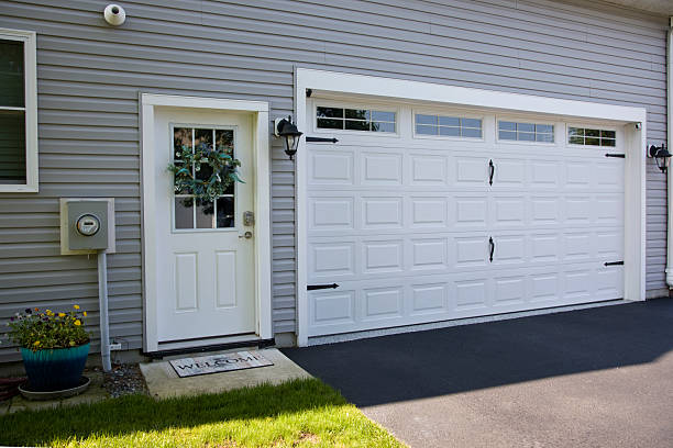 24/7 Emergency Garage Door Panel Replacement experts in Montegut, LA